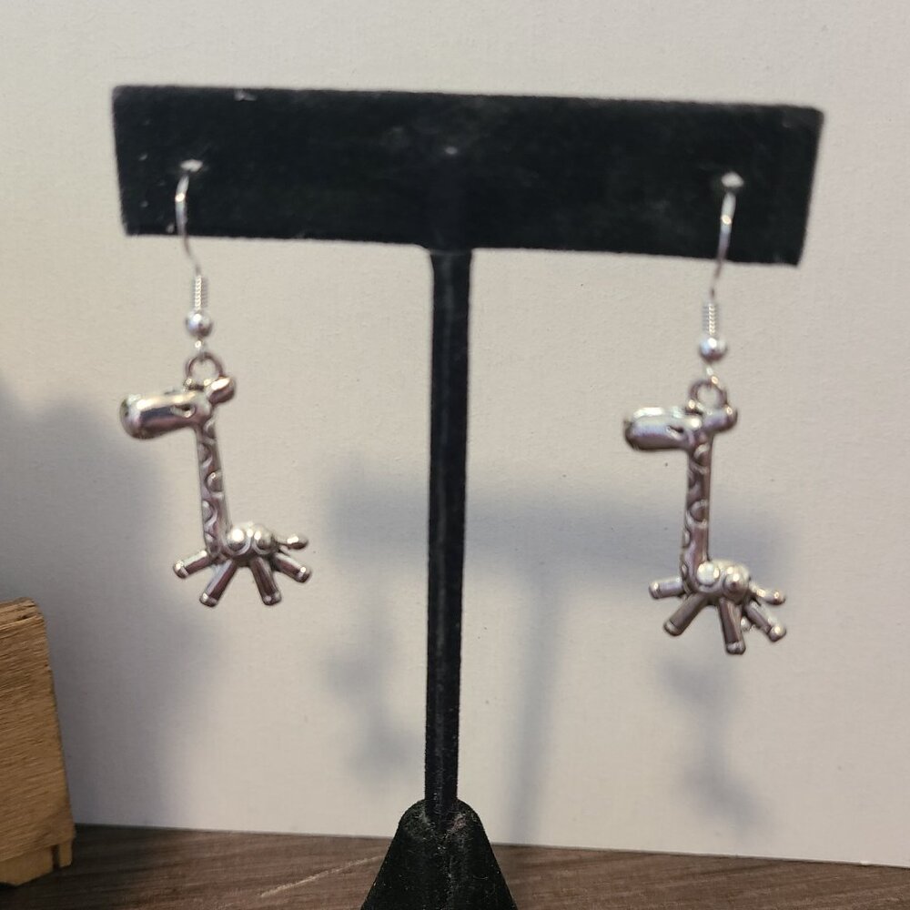 Handcrafted Giraffe Silver‎ Tone Dangle Drop Earrings NEW Ladies/Girls Casual